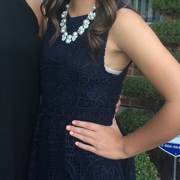 Beautiful dress!! - Picture 3 of 3